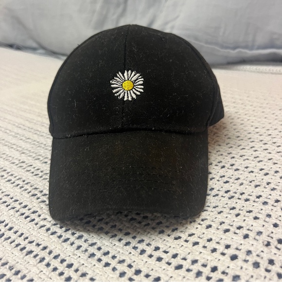 Daisy 🌼 Ball Cap - Picture 8 of 10